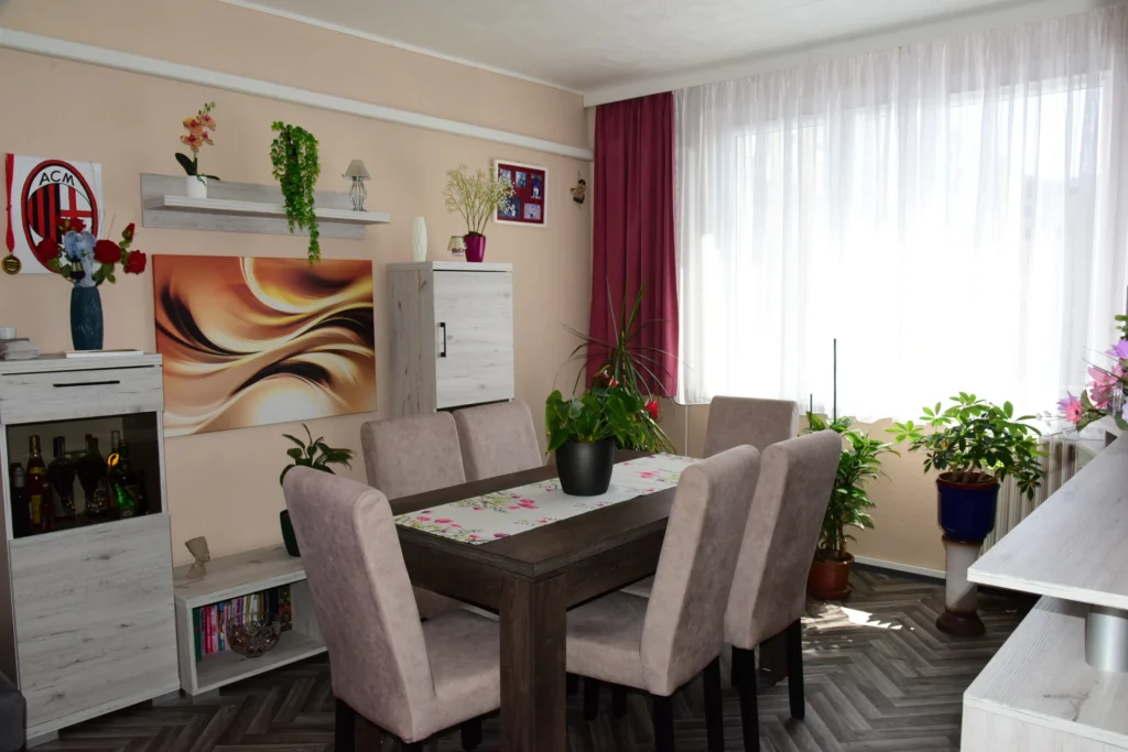 Debrecen Dobozi-lakótelepen 3 szobás társasházi panel lakás eladó