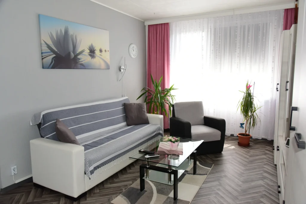 Debrecen Dobozi-lakótelepen 3 szobás társasházi panel lakás eladó