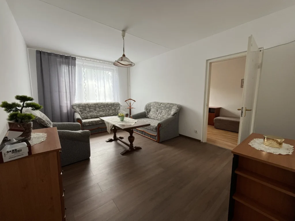 Eladó Debrecen Fényes-udvari társasházi lakás 4 szoba