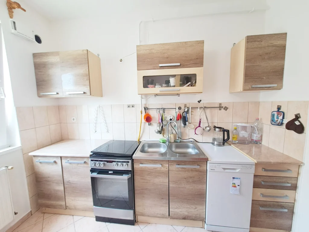 Debrecen, Széchenyi-kert társasházi lakás tégla 3 szoba