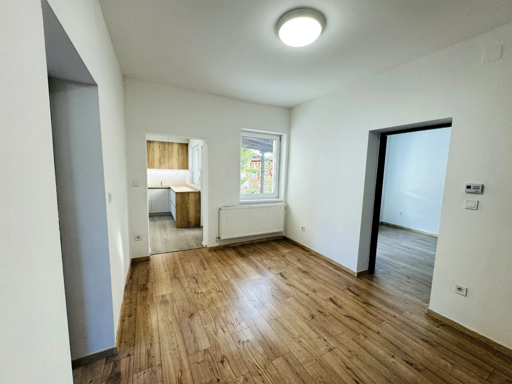 Teljesen felújított, 100 m²-es családi ház Debrecen-Kerekestelepen, különálló lakrésszel!