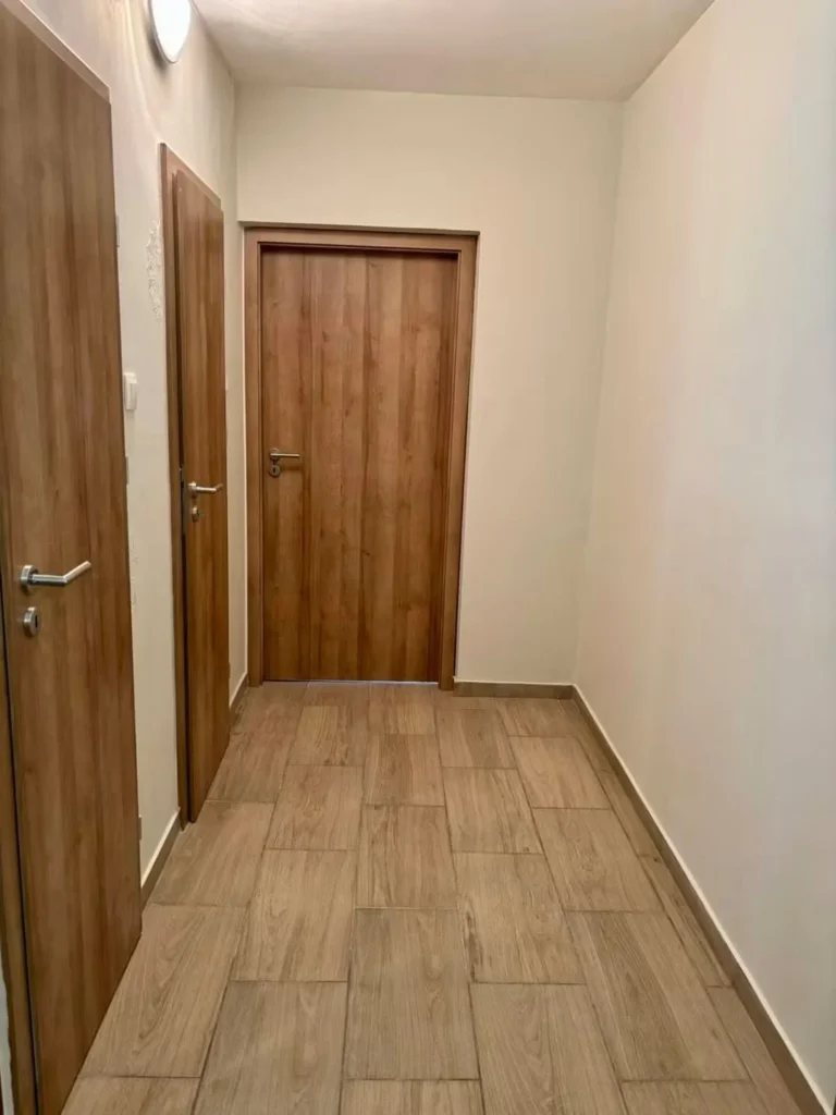 Teljes körűen felújított, Debrecen, Libakert Társasházi lakás panel 3 szoba 63 nm eladó – Azonnal költözhető!