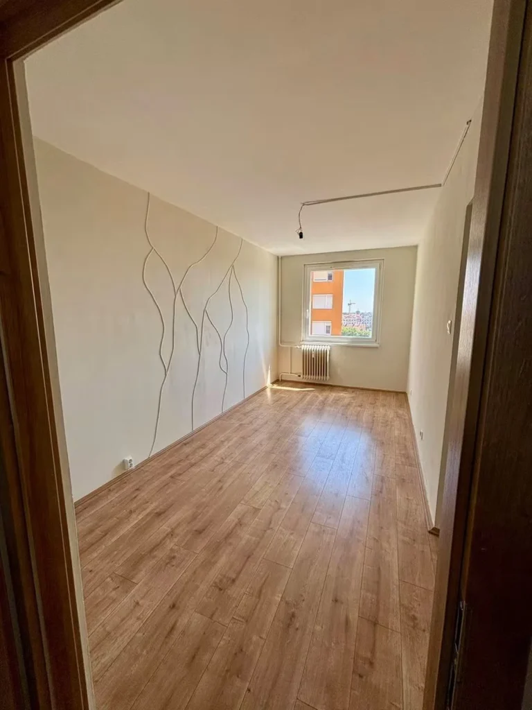 Teljes körűen felújított, Debrecen, Libakert Társasházi lakás panel 3 szoba 63 nm eladó – Azonnal költözhető!